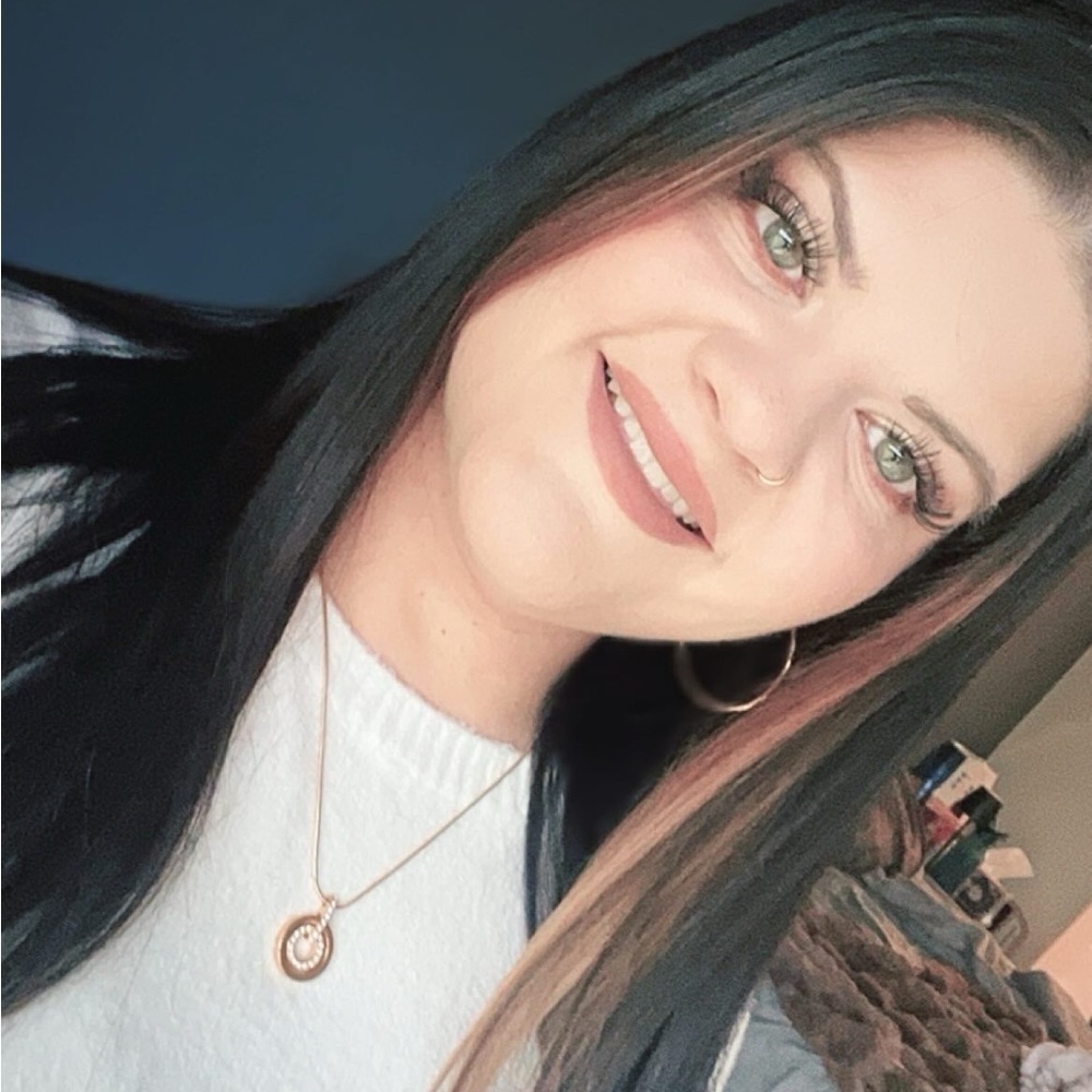 Meet your Posher, Cassie